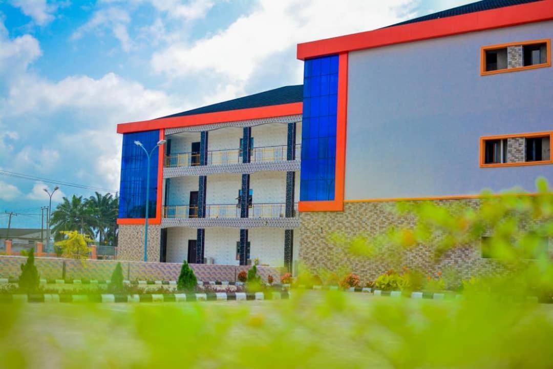 Wetland Hotel Ughelli Dış mekan fotoğraf