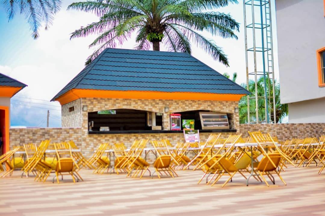 Wetland Hotel Ughelli Dış mekan fotoğraf